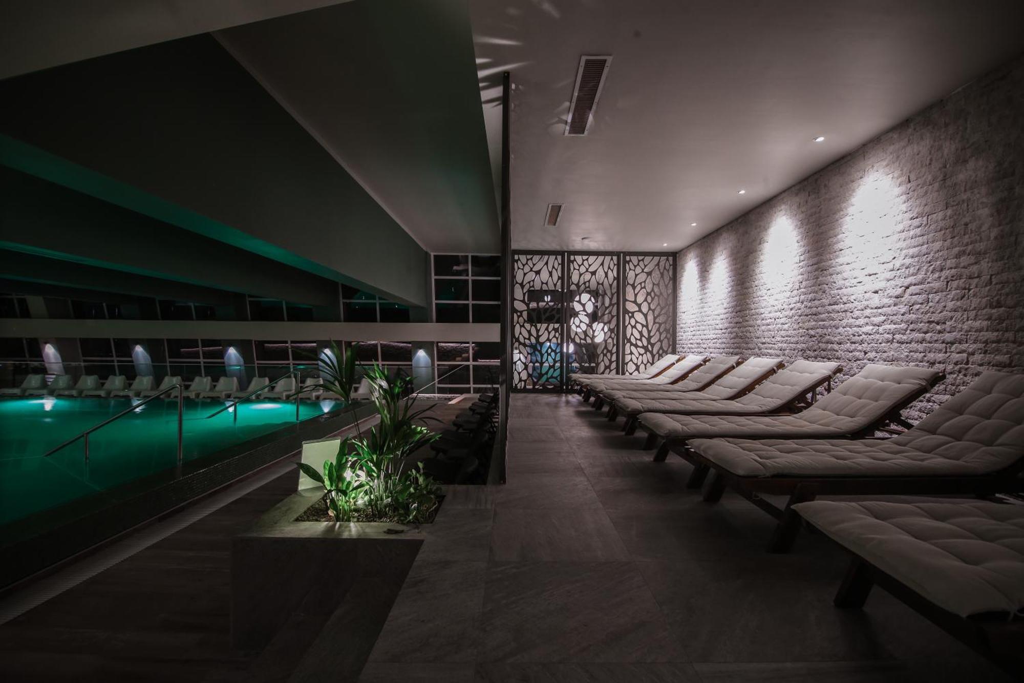 Bacolux Afrodita Resort & Spa, Herculane Herkulesfürdő Kültér fotó