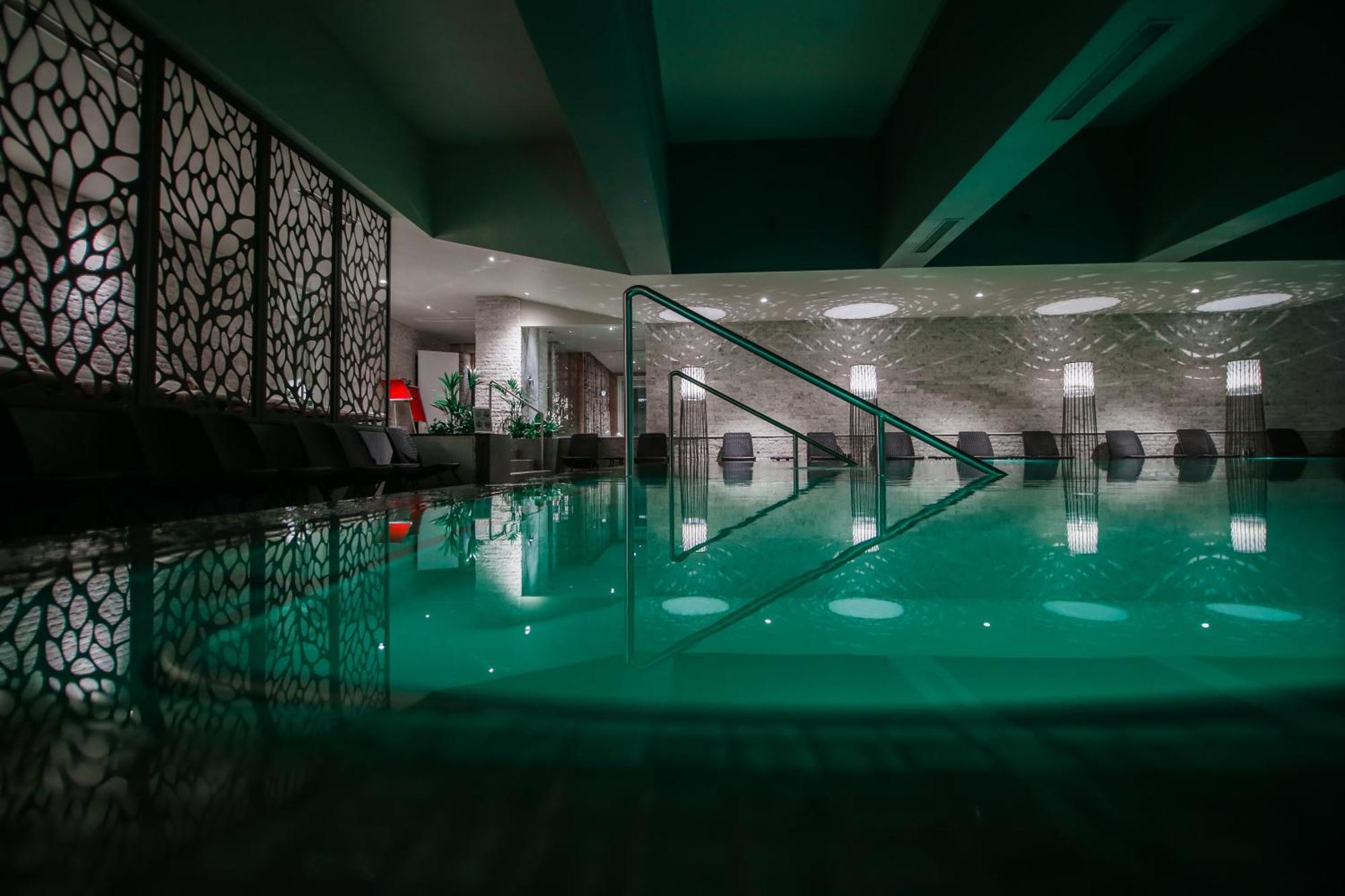 Bacolux Afrodita Resort & Spa, Herculane Herkulesfürdő Kültér fotó